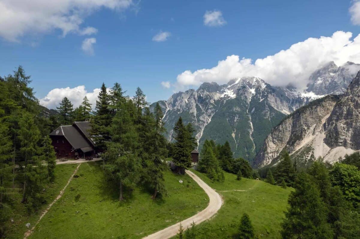 Pobyt v horské chatě Vrsic v Kranjské Goře, Slovinsko. Váš pobyt na Vršiči.
